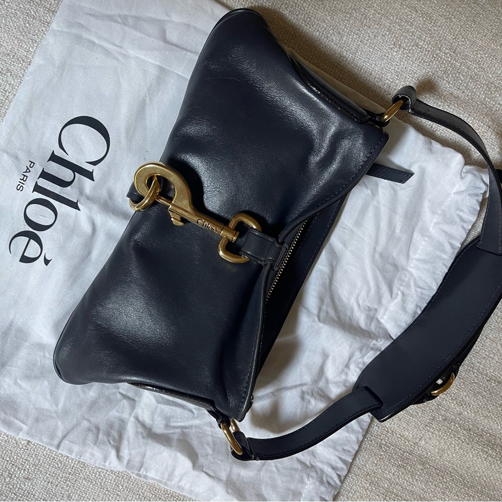 Chic Navy Black Leather Shoulder Bag NEW!!! - Picture 3 of 3